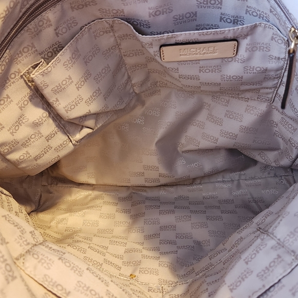 Michael Kors tote - Picture 10 of 10